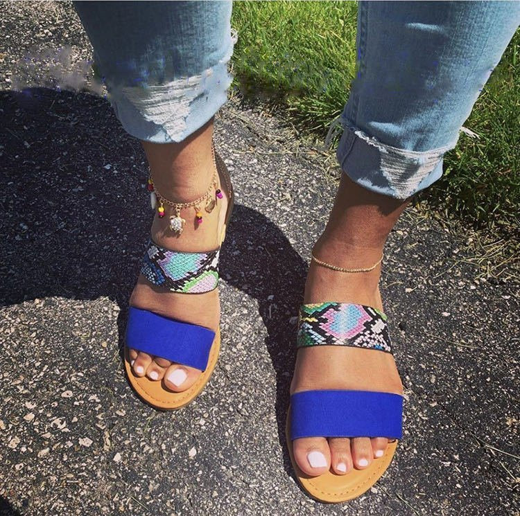 Color-Blocking Flat-Heeled