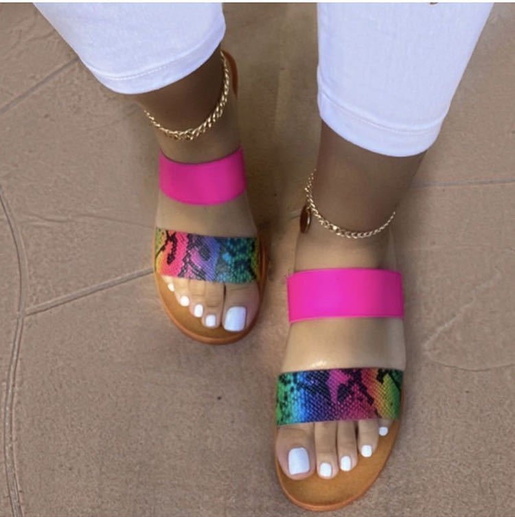Color-Blocking Flat-Heeled